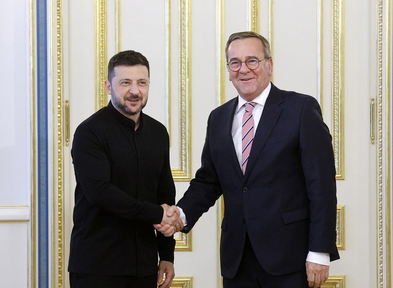 Njemačka šalje još 300 milijuna eura za streljivo Ukrajini, kupit će se 50.000 granata