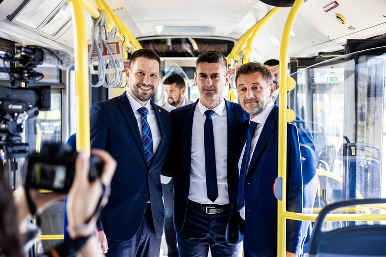 Osijek donirao Mostaru dva autobusa. "U izvrsnom su stanju"