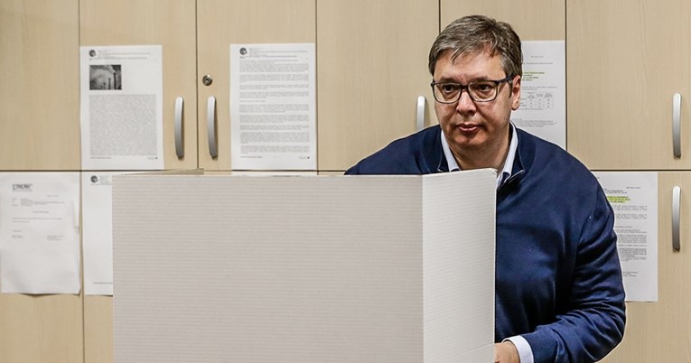 Vučić je Srbiju pretvorio u hibridni režim, krađa izbora nije isključena