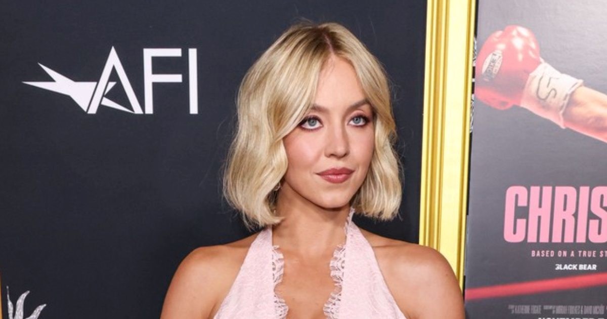 Lijepa poput princeze: Sydney Sweeney zablistala u ružičastom izdanju