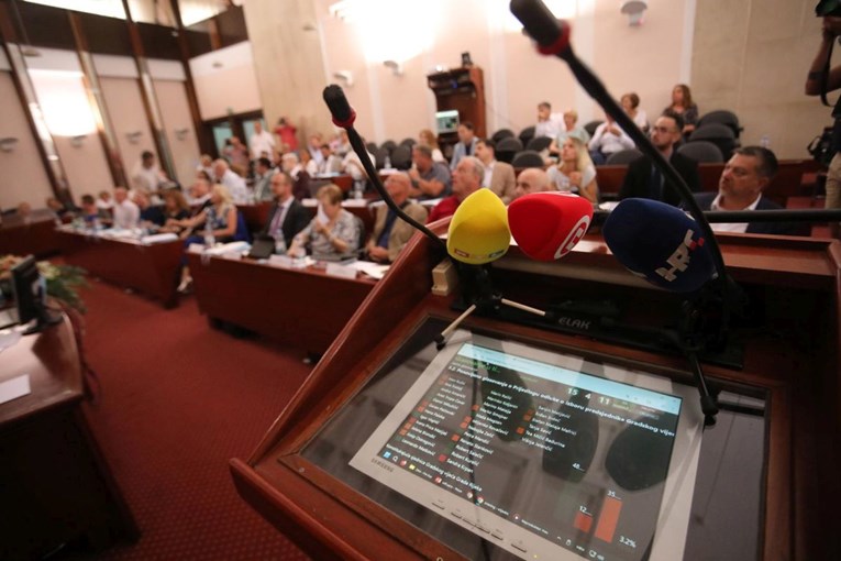 Trinaest riječkih vijećnika traži raspravu o ZDS uoči koncerta Thompsona