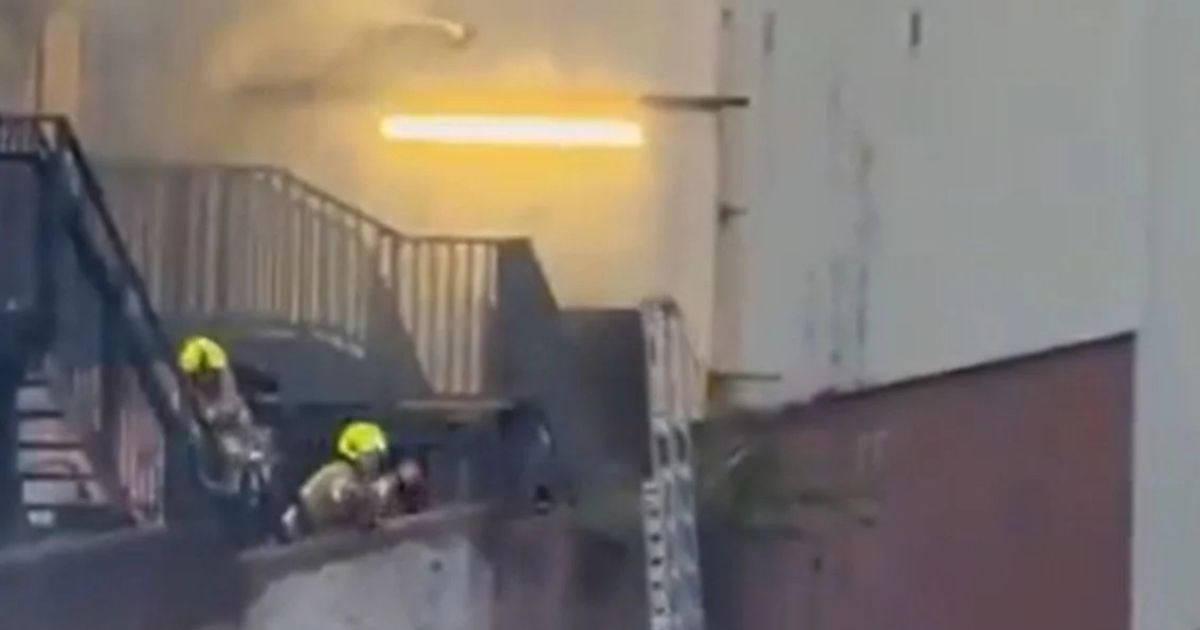 Bili su u Premier ligi, sada ispadaju iz Championshipa, a stadion im se zapalio