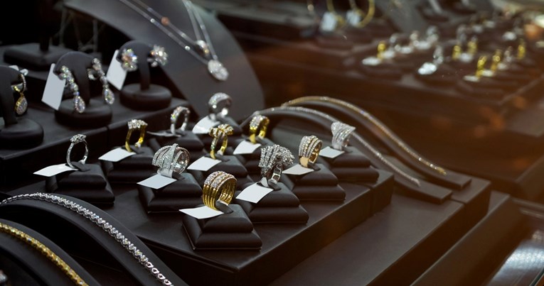 Lopovi opljačkali parišku draguljarnicu, ukrali robu u vrijednosti dva milijuna eura