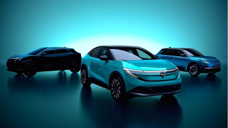 FOTO Nissan otkrio novu Micru i Leaf, stiže i treći model