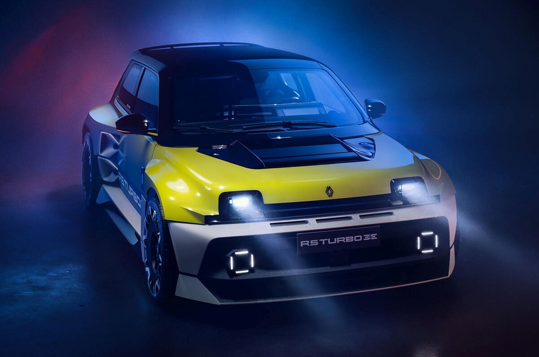 Ovaj Renault je skuplji od Porschea 911. I rasprodan je do 2028. godine