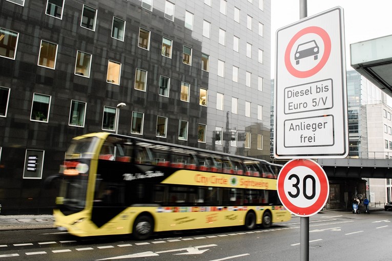 Ograničenje brzine na autocestama izazvalo podjele u njemačkoj koaliciji