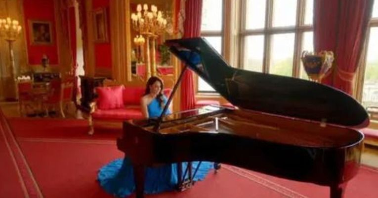 Kate Middleton u finalu Eurosonga svirala na klaviru s prošlogodišnjim pobjednicima