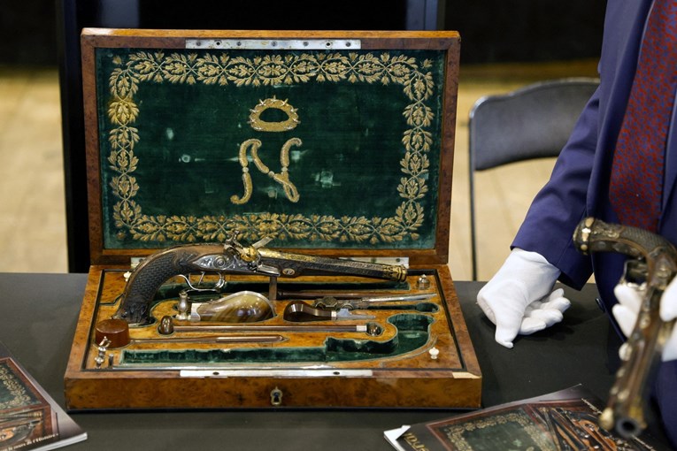 Dva bogato ukrašena Napoleonova pištolja bit će ponuđena na aukciji u Francuskoj