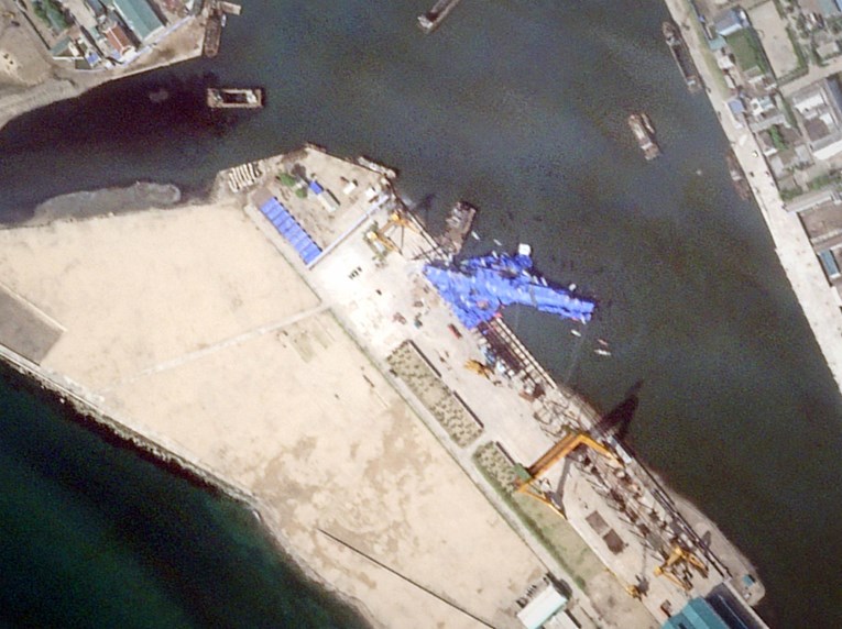 Sjeverna Koreja izvukla potopljeni razarač