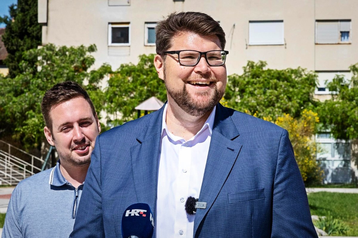 Grbin preuzeo Pulu od Zoričića: "Ovaj grad je za sve nas"