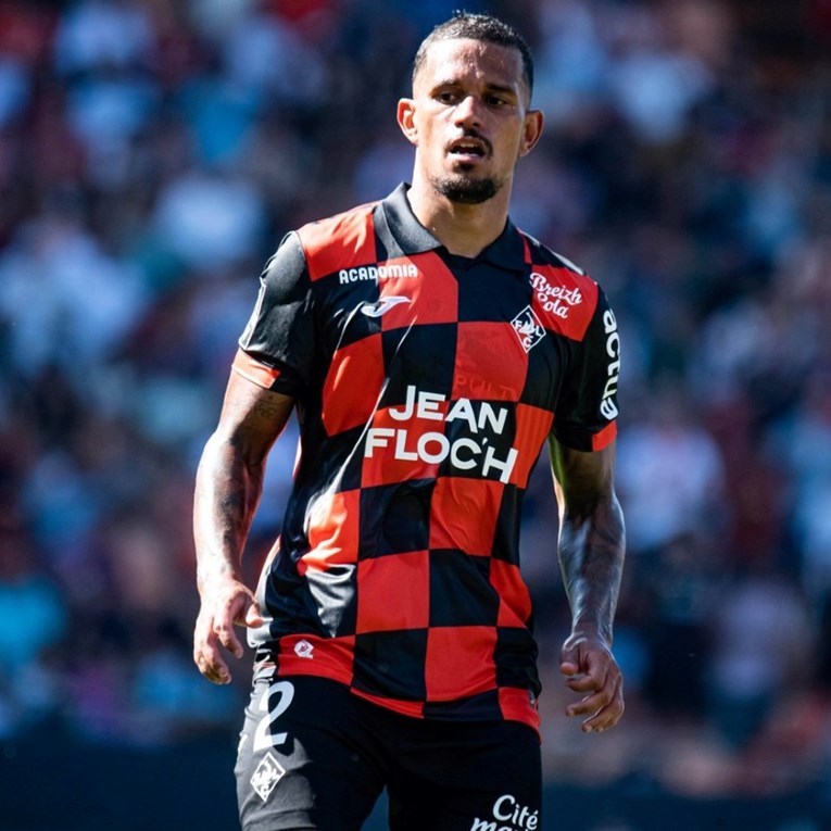 Bivša zvijezda Osijeka zabila prvi put nakon šest godina. Pogledajte golčinu PSG-u