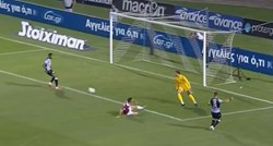 VIDEO Napadač PAOK-a s pet metara promašio potpuno prazan gol