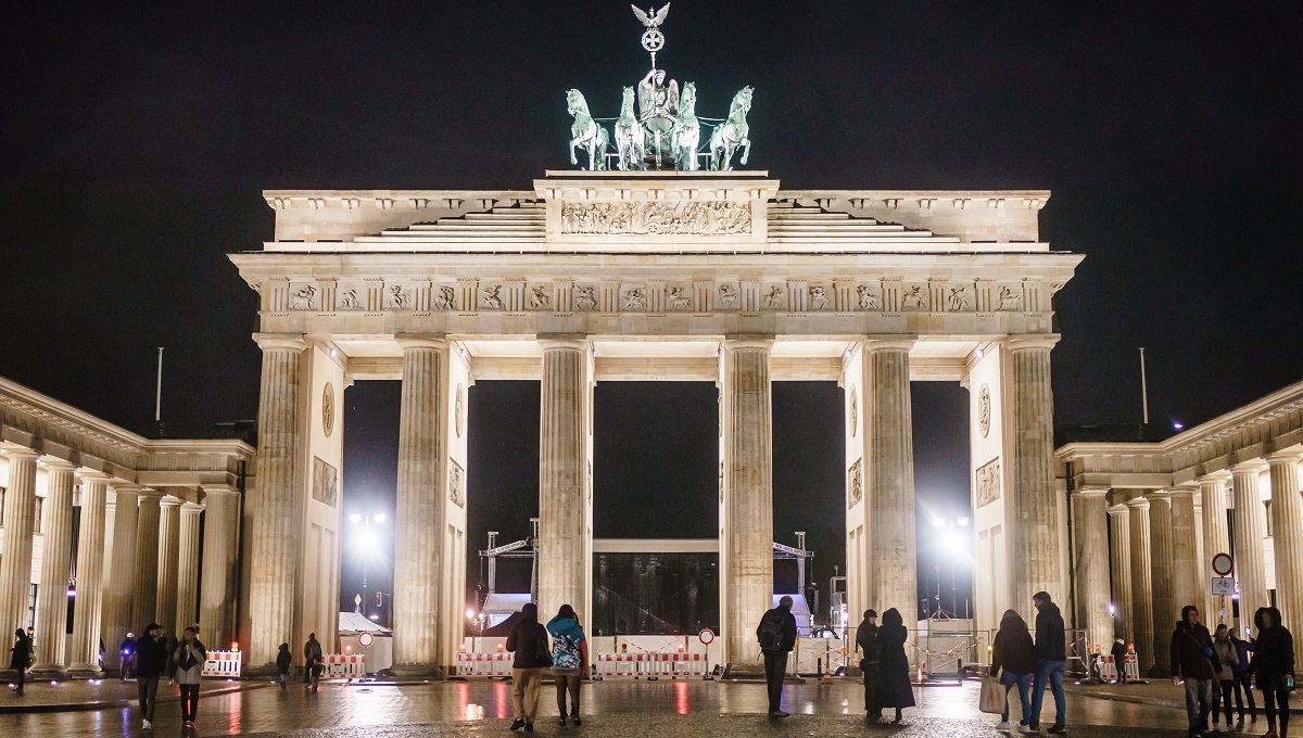 Čovjek u Berlinu mahao jugoslavenskom zastavom, policija je zamijenila za rusku