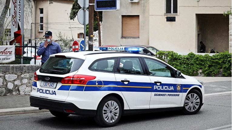 Policija u Varaždinu pronašla muškarca u nesvijesti, napalo ga više ljudi?