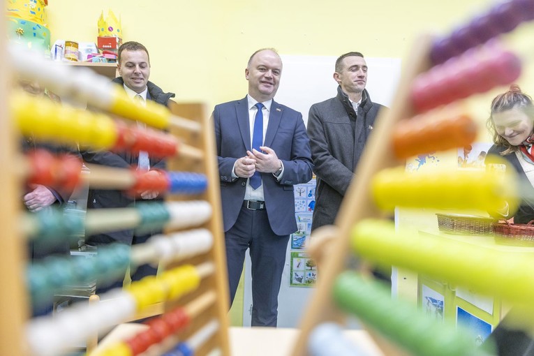 Ministarstvo demografije financira 696 projekata za vrtiće i dječja igrališta