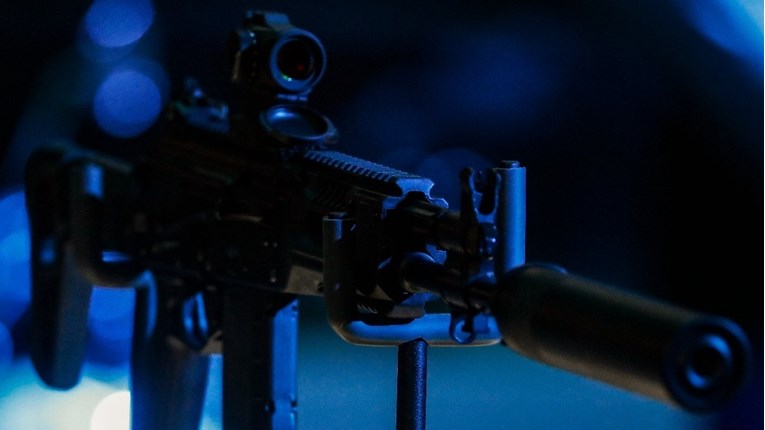 Iz vojarne kod Sarajeva ukradeno 25 pištolja