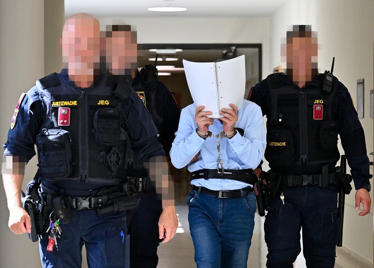 Bivši Asadov obavještajac osuđen zbog mučenja i seksualnog zlostavljanja u Austriji