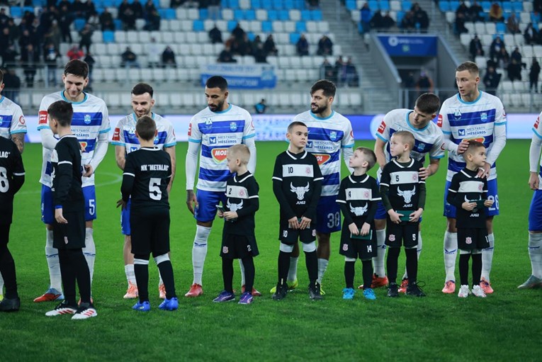 Osijek je na poluvremenu gubio 0:3. Pogledajte što je objavio