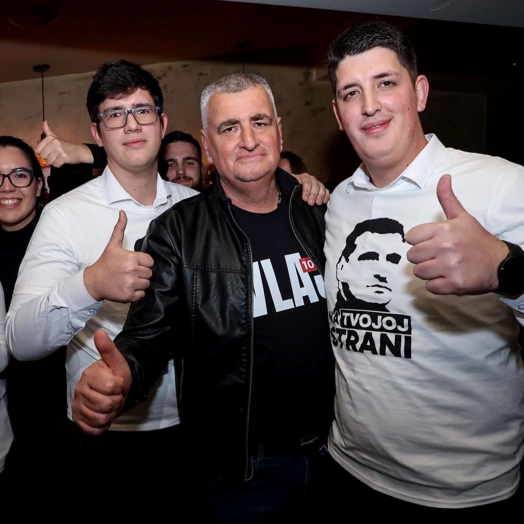 Bulj u stožeru pozirao sa sinovima Nenom i Franom