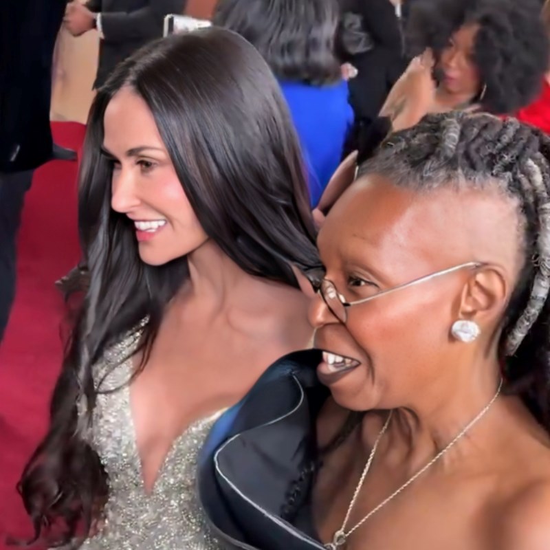 Čitač s usana otkrio što je Whoopi Goldberg rekla kad ju je Moore zamolila za fotku