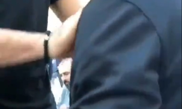VIDEO Delije u centru Munchena napali čovjeka i skinuli mu dres Galatasaraya