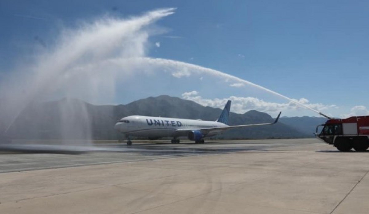 VIDEO Prvi avion iz New Yorka sletio u Dubrovnik, pogledajte kako je dočekan