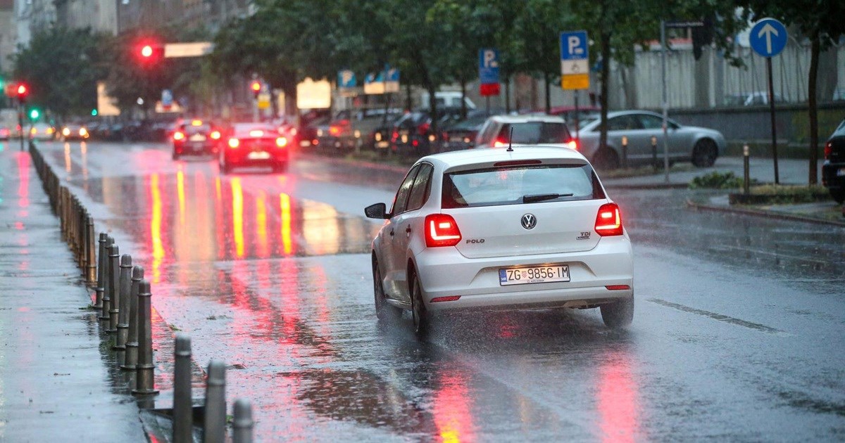 HAK upozorava na mokre i skliske ceste