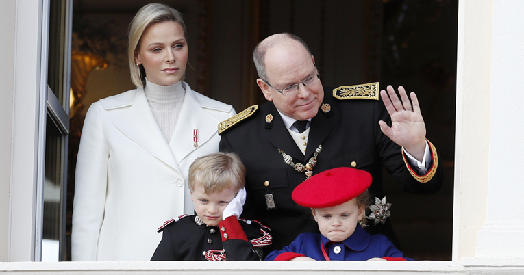 Princeza Charlene i Albert objavili božićnu sliku, fanovi oduševljeni njenim izgledom