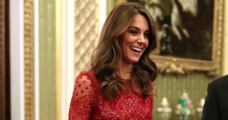 Kate Middleton u očaravajućem izdanju pokazala da i šljokice mogu biti decentne