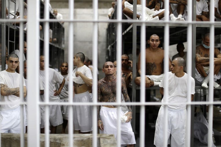 El Salvador uvodi doživotni zatvor za djecu od 12 godina