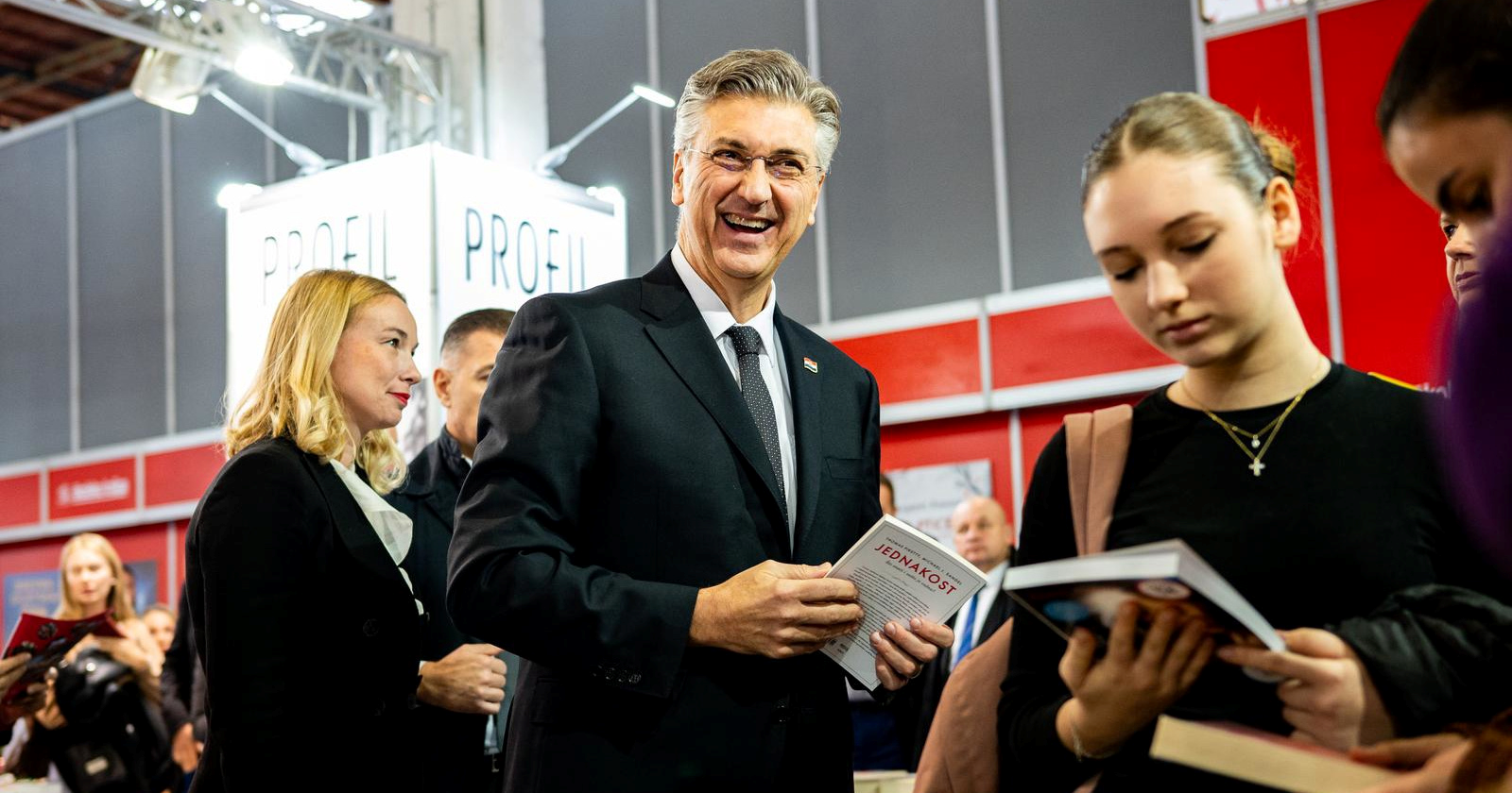 Andrej Plenković otvorio Interliber. Održao je govor i pregledao ponudu knjiga