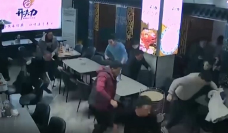 VIDEO Kamere snimile trenutak razornog potresa u Kini