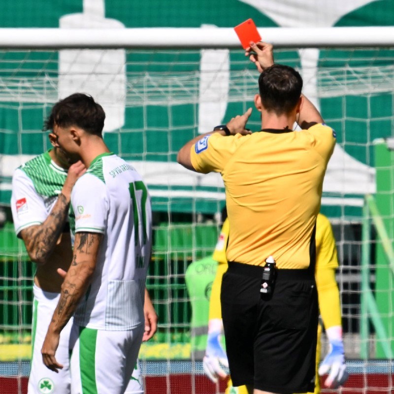 Pogledajte jedan od najbržih crvenih kartona ikad