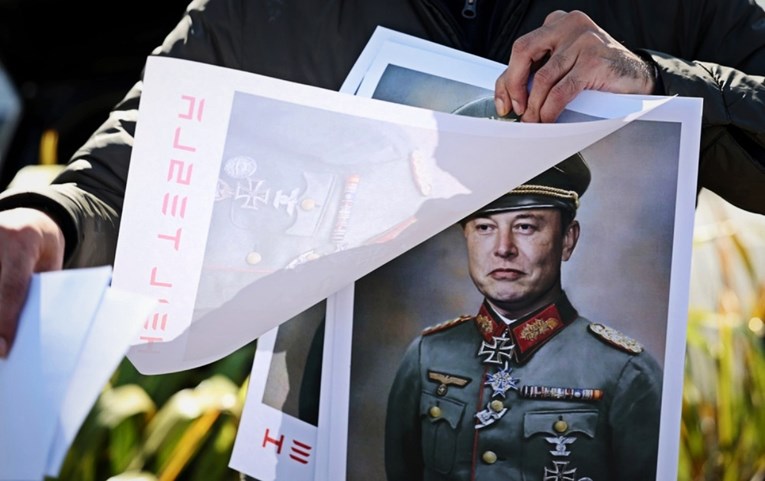 Drastično pala Muskova popularnost u Americi