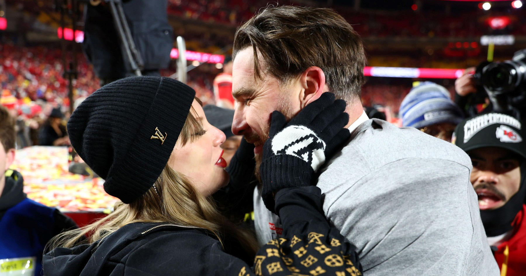 Novi album Taylor Swift: Svi stihovi posvećeni Travisu Kelceju