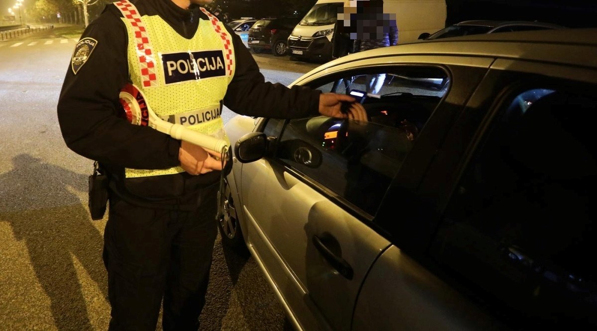 Pijan vozač izazvao sudar kod Požege, u autu bila djeca bez pojasa