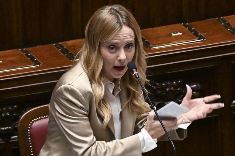 Meloni: Trumpov dogovor s Putinom je legitimizacija Moskve. Bombe i dalje padaju