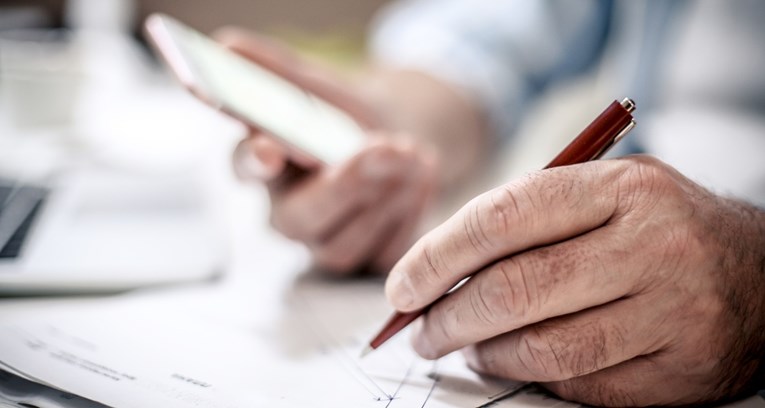 Doznajemo: Uhićena umirovljena profesorica koja je Zagrepčanima otimala stanove