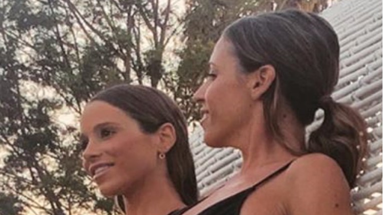 Rakitićeva Raquel i njena sestra Irene u badićima izgledaju poput blizanki