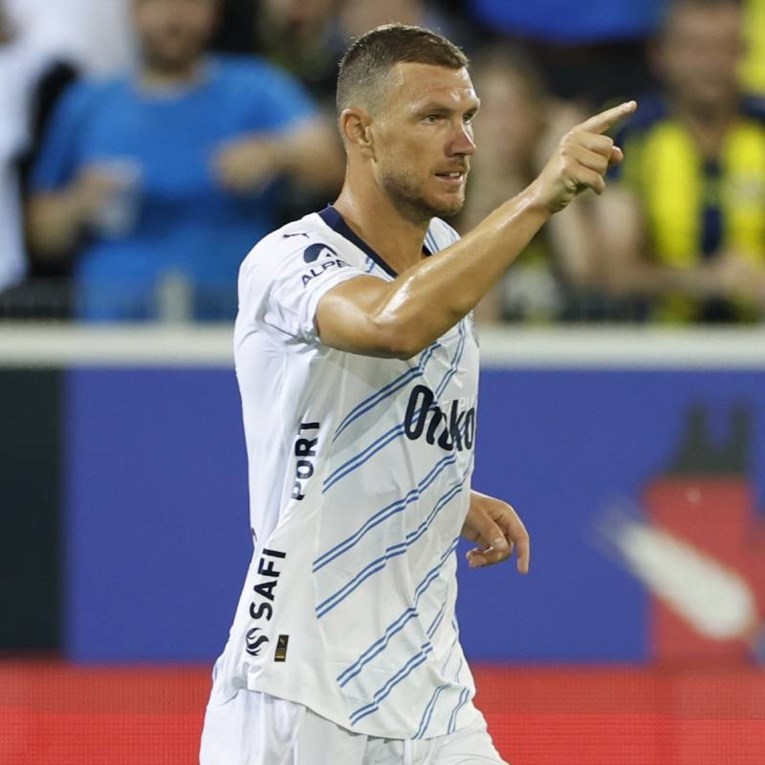 Džeki predloženo gdje da nastavi karijeru. "Dođi, burazeru. Tebi ništa, nama puno"