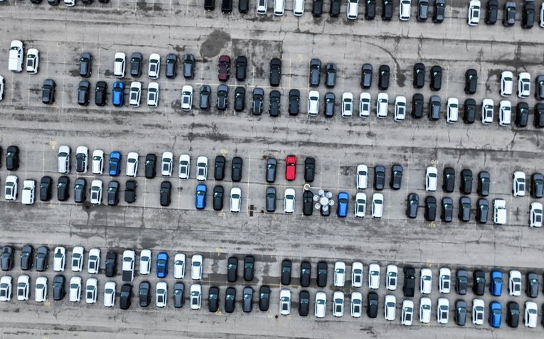 Jedan od najvećih svjetskih proizvođača auta godinu će završiti u ozbiljnom minusu?