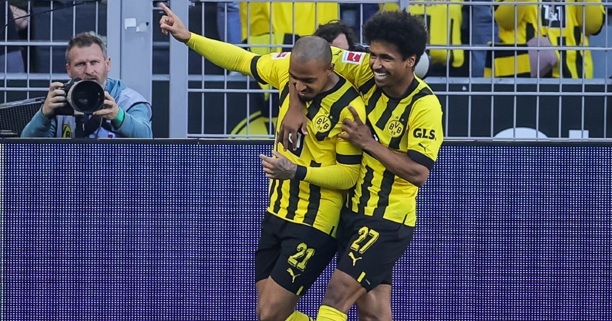 Borussia imenjacima iz Gladbacha utrpala pet komada i ostala bod iza Bayerna