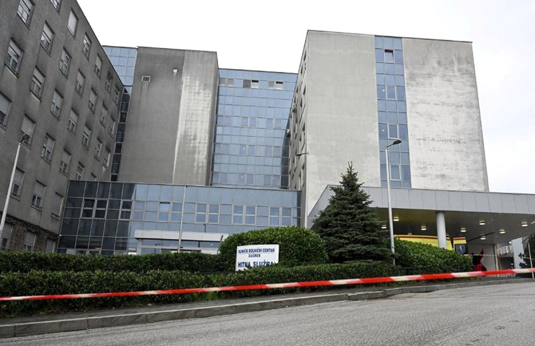Sindikat KBC-a Zagreb: "Na sanitetski prijevoz pacijenti čekaju i po 20 sati"