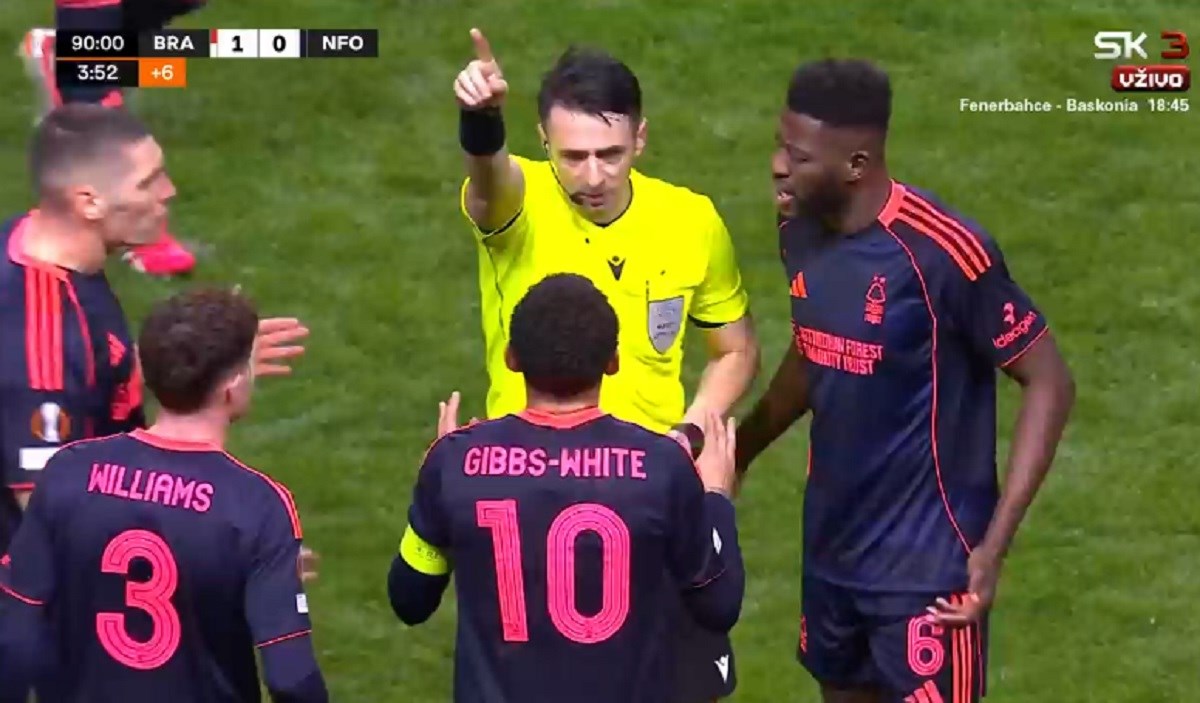 VIDEO Pajač razbjesnio Engleze. Nije sudio penal i onda im je isključio igrača