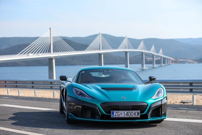 Hrvati u kolovozu kupili 3320 novih auta, među njima Lamborghini, Rimac i 14 Porschea