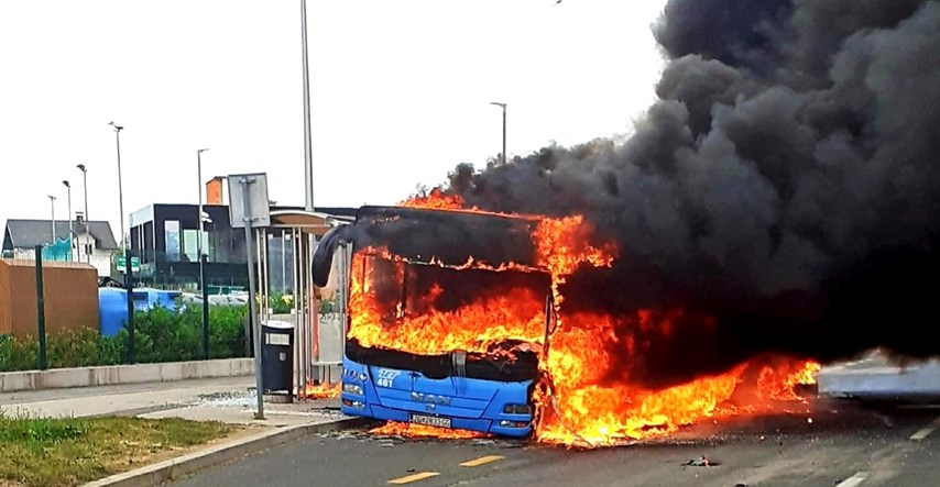 Zapalio se ZET-ov autobus