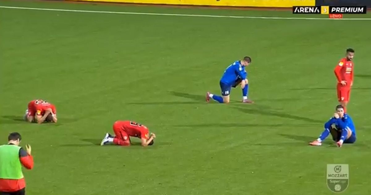 VIDEO Igračima Radničkog javljeno da im je umro trener. Popadali su na travnjak