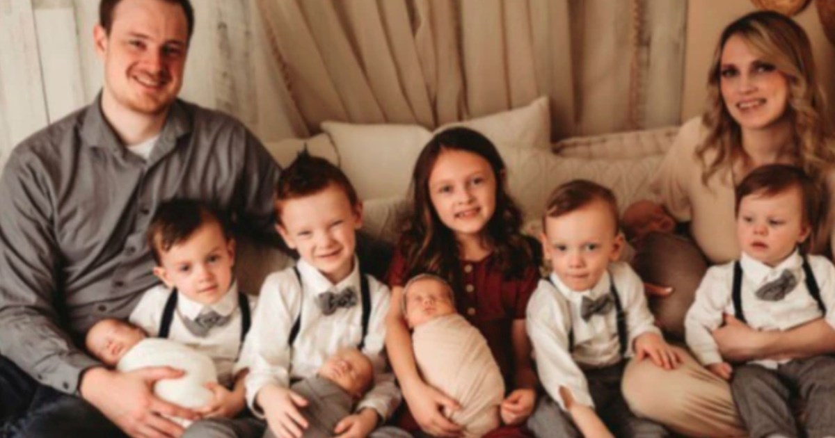 Mama pokazala kako vodi sedmero djece mlađe od 3 godine u kupovinu dok suprug radi