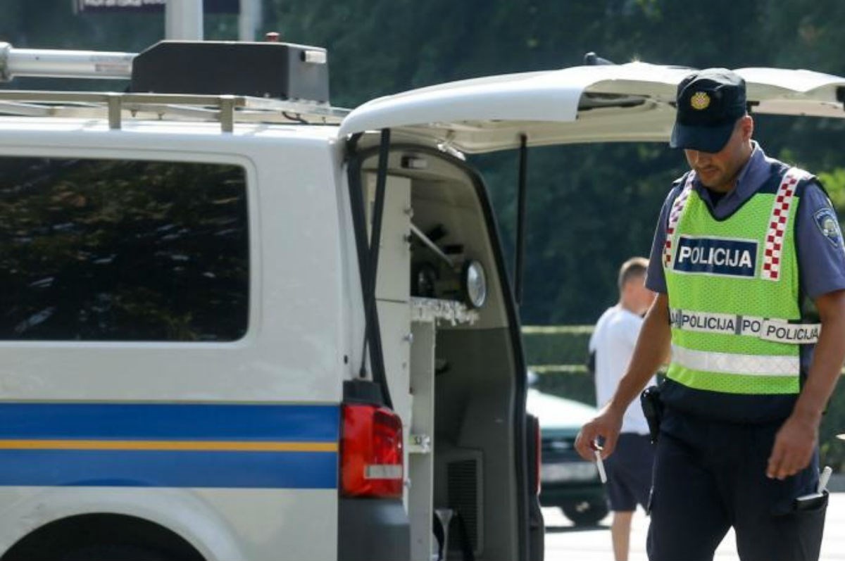 Izazvao prometnu nesreću pa odbio alkotest i vrijeđao policajce. U zatvoru je