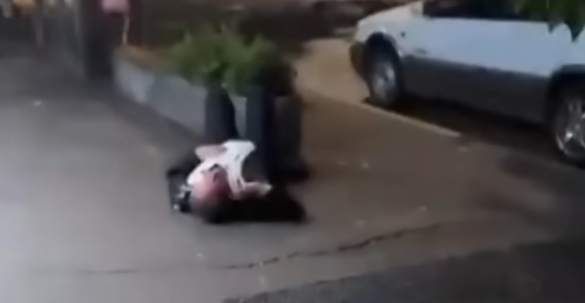 VIDEO Australski zastupnik ležao na cesti i psovao. "Pomiješao sam alkohol i lijek"